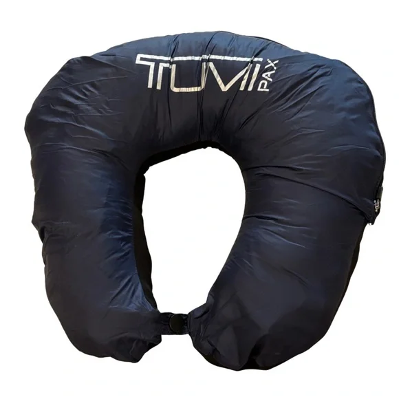 TUMI Patrol Packable PAX Travel Puffer Jacket in Navy - Picture 7 of 9